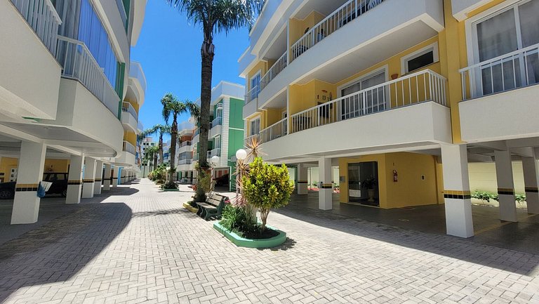 B915 - Apartamento 2 quartos em cond. com piscina