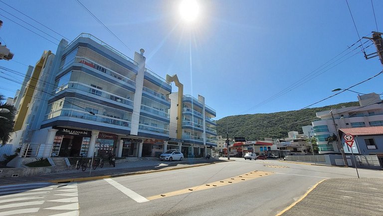 B127- Apto Vista Mar p/ 9 pessoas em Bombinhas SC