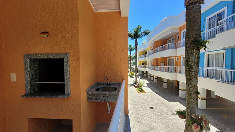 B910 - Apto p/05 pessoas c/ piscina perto da praia