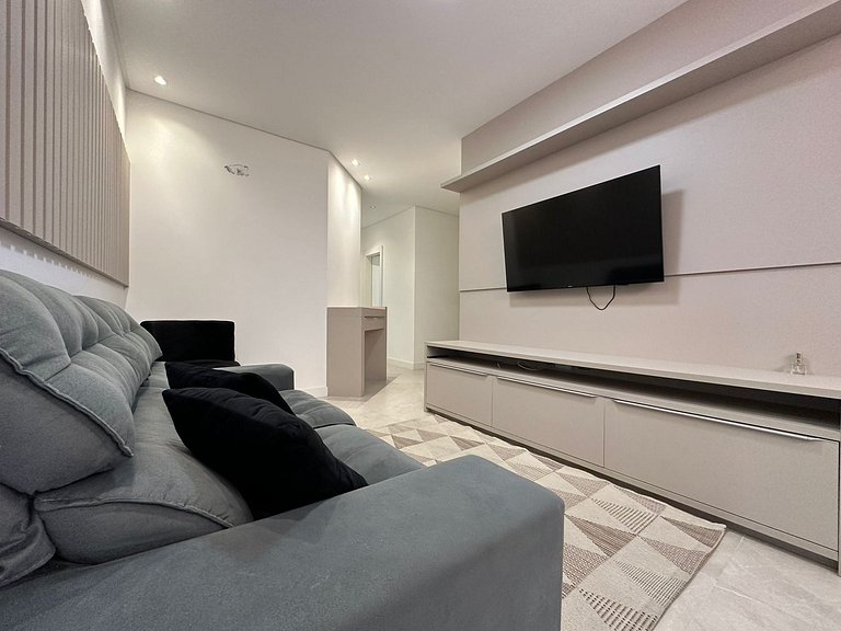 B058 - Apto luxuoso em Bombas para 06 pessoas