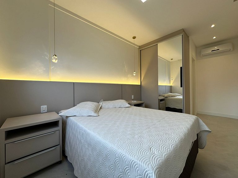 B058 - Apto luxuoso em Bombas para 06 pessoas