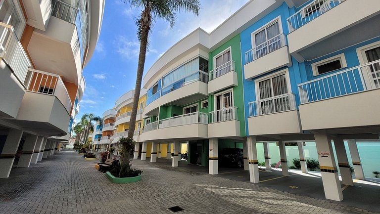 B913 - Apto para 06 pessoas em Bombinhas + piscina