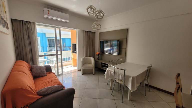 B913 - Apto para 06 pessoas em Bombinhas + piscina