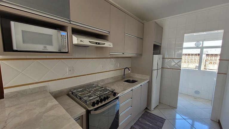 B913 - Apto para 06 pessoas em Bombinhas + piscina