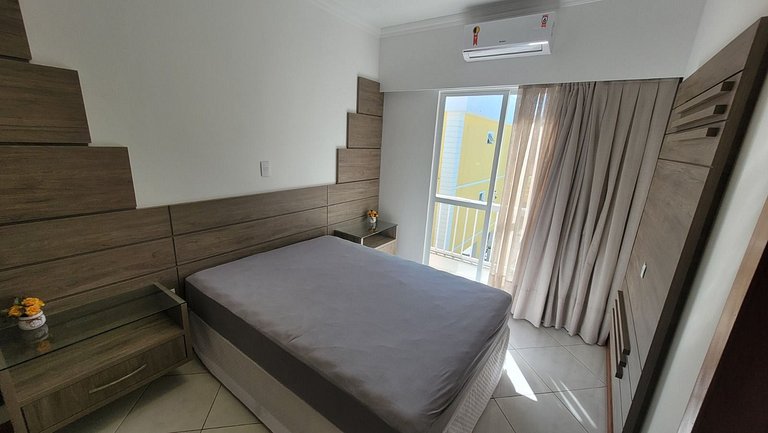 B913 - Apto para 06 pessoas em Bombinhas + piscina