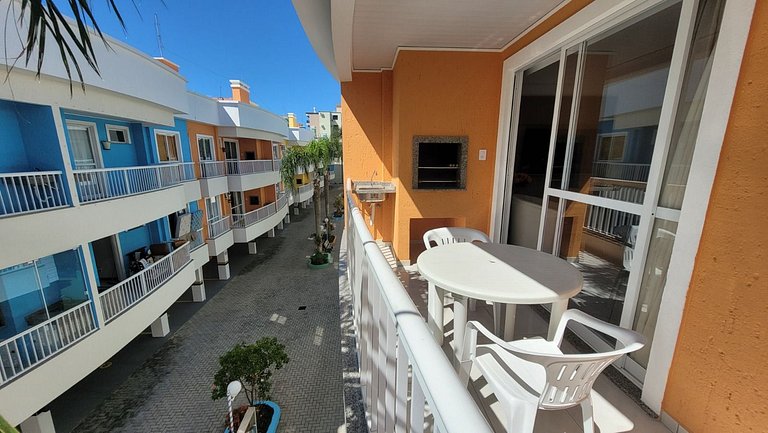 B913 - Apto para 06 pessoas em Bombinhas + piscina