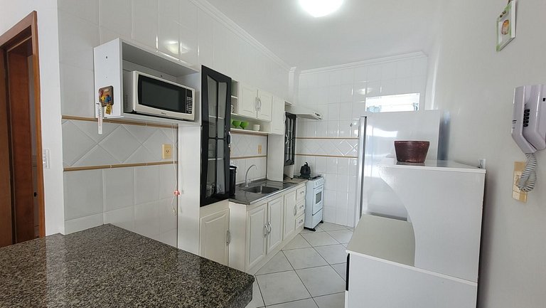 B103 - Apto para 05 pessoas em Bombinhas + piscina