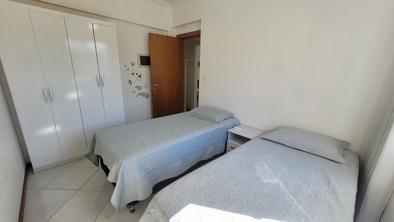 B103 - Apto para 05 pessoas em Bombinhas + piscina