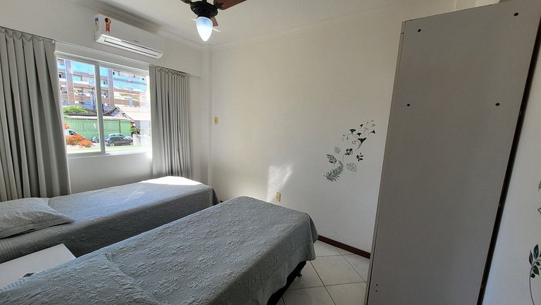 B103 - Apto para 05 pessoas em Bombinhas + piscina