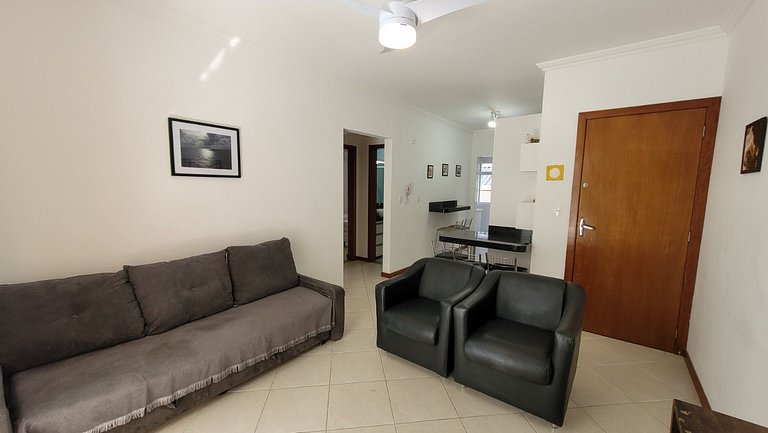 B781 - Apto 2 quartos para 5 pessoas em Bombas -SC