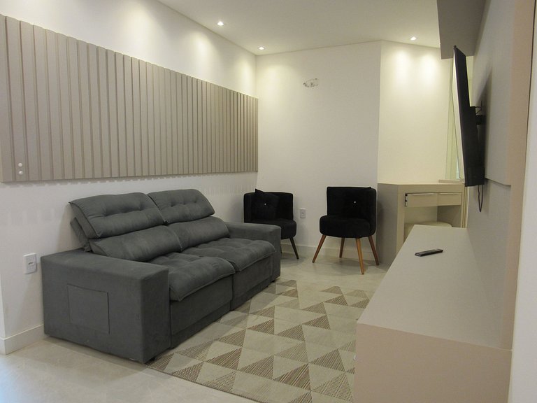 B058 - Apto luxuoso em Bombas para 06 pessoas