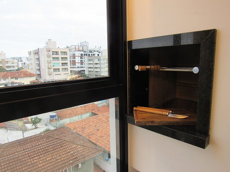 B058 - Apto luxuoso em Bombas para 06 pessoas