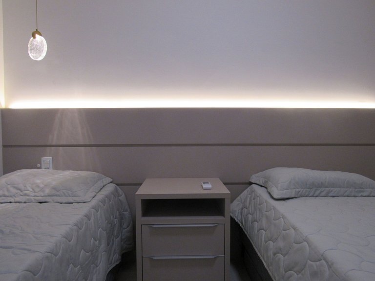 B058 - Apto luxuoso em Bombas para 06 pessoas