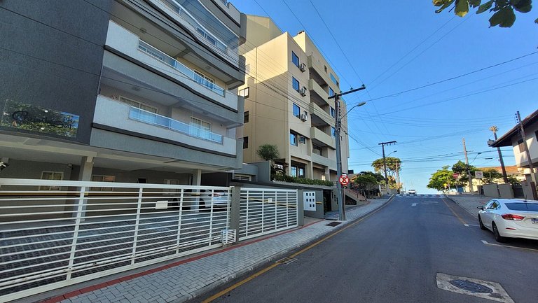 B777 - Apartamento para 5 pessoas em Bombinhas SC