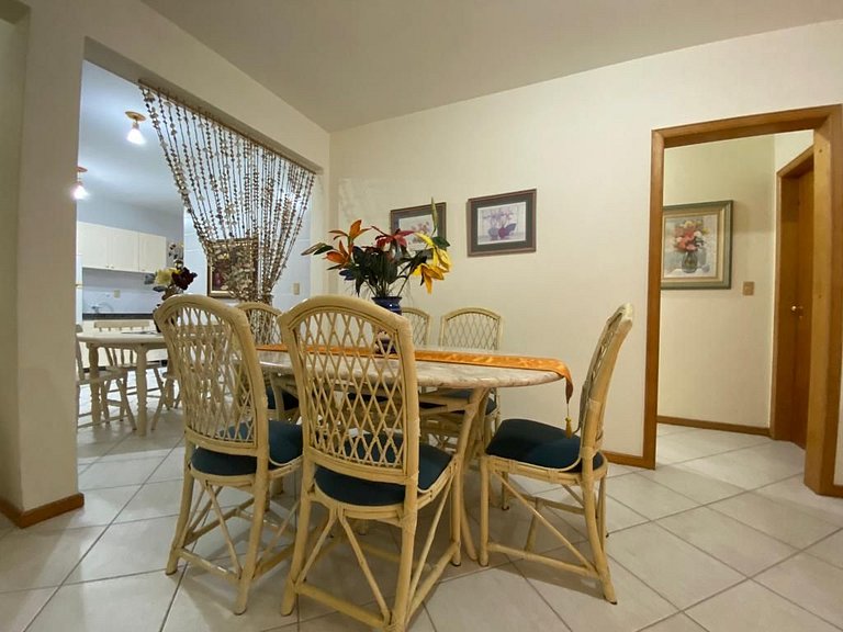 B127- Apto Vista Mar p/ 9 pessoas em Bombinhas SC