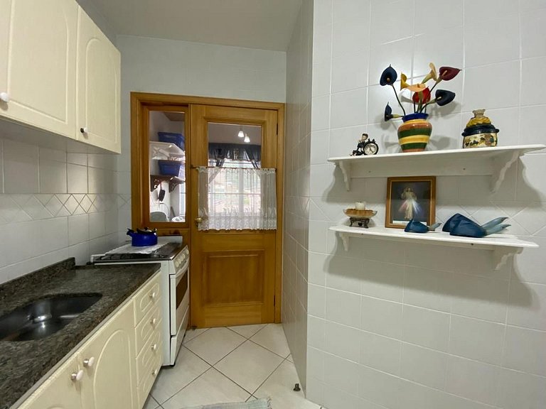 B127- Apto Vista Mar p/ 9 pessoas em Bombinhas SC