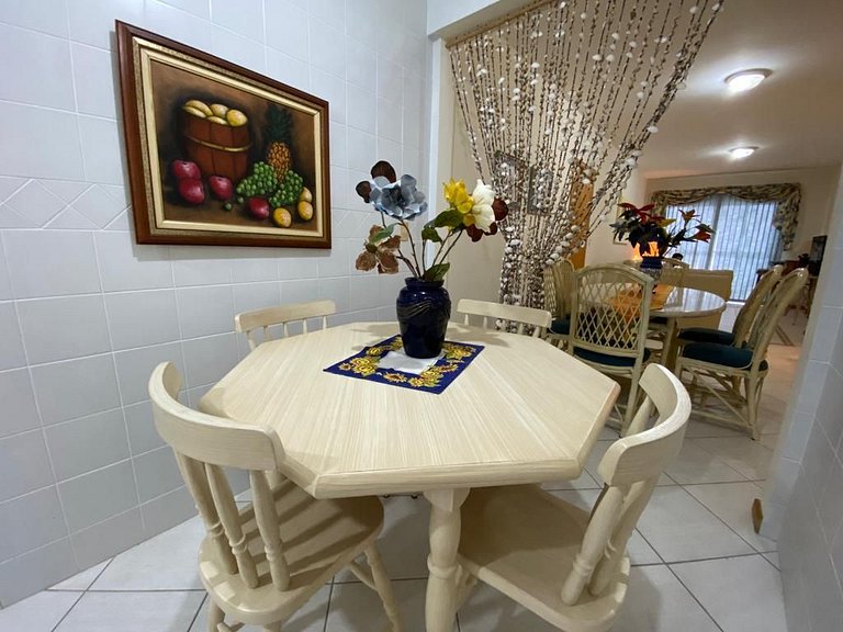 B127- Apto Vista Mar p/ 9 pessoas em Bombinhas SC