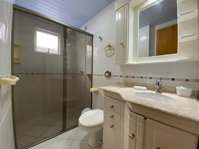 B127- Apto Vista Mar p/ 9 pessoas em Bombinhas SC