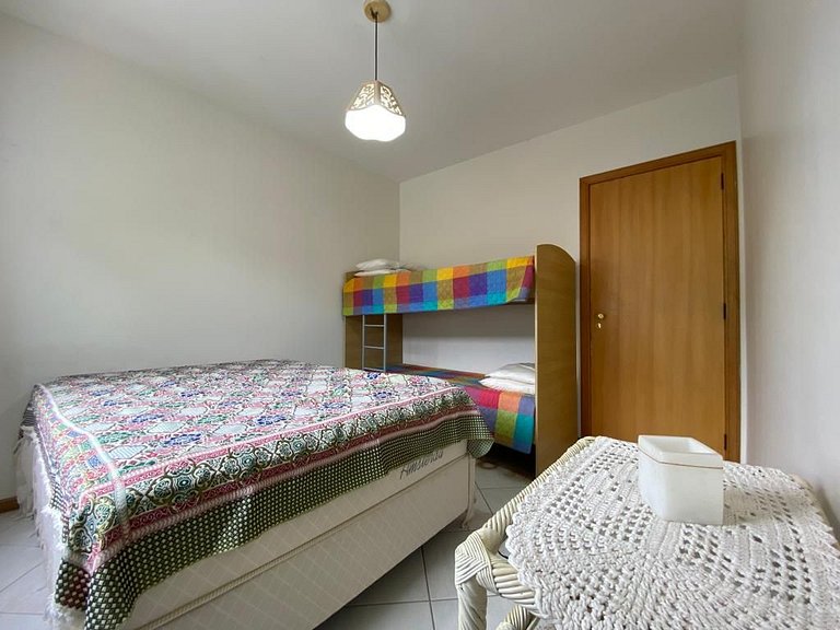 B127- Apto Vista Mar p/ 9 pessoas em Bombinhas SC