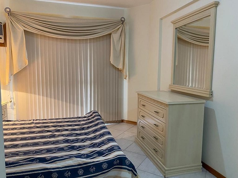 B127- Apto Vista Mar p/ 9 pessoas em Bombinhas SC