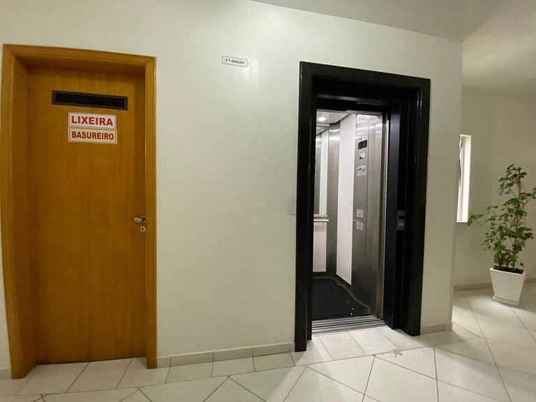 B127- Apto Vista Mar p/ 9 pessoas em Bombinhas SC