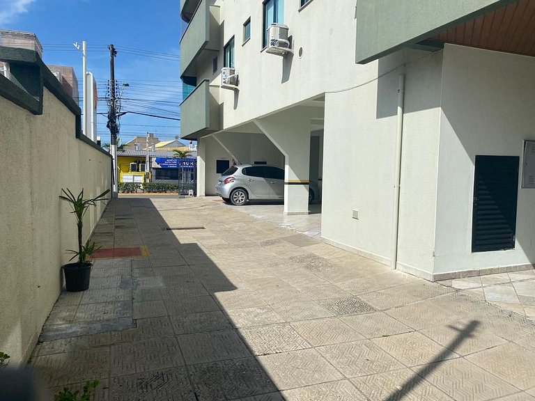 Apto 2 quartos com sacada/churrasqueira com vista para o mar