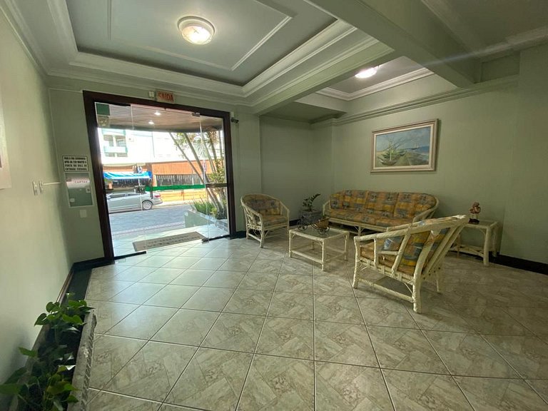 Apto 2 quartos com sacada/churrasqueira com vista para o mar