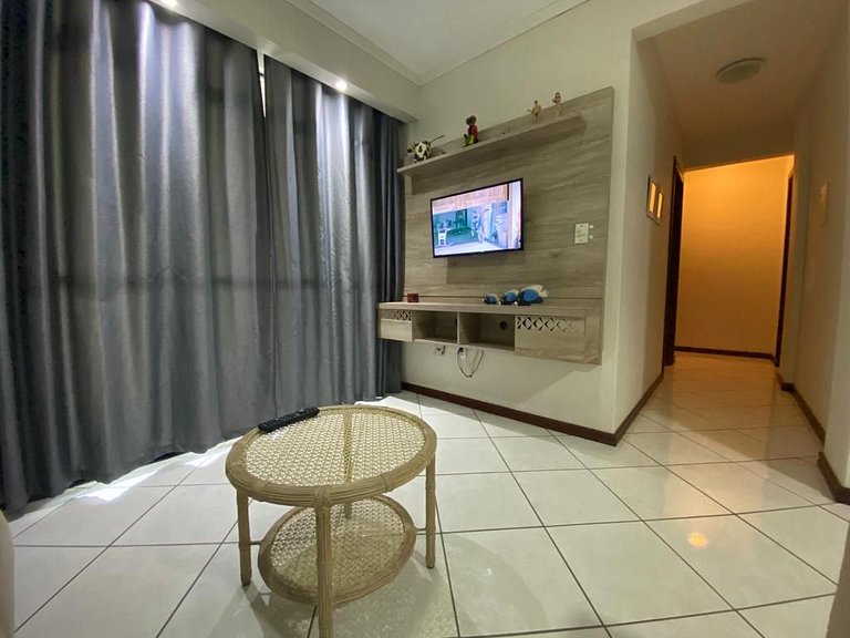 Apto 2 quartos com sacada/churrasqueira com vista para o mar