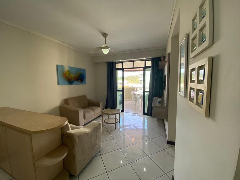 Apto 2 quartos com sacada/churrasqueira com vista para o mar