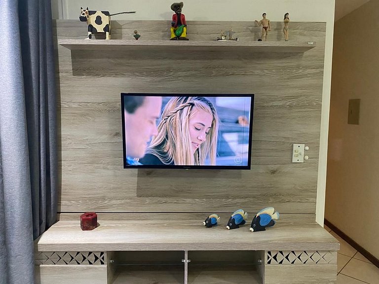 Apto 2 quartos com sacada/churrasqueira com vista para o mar