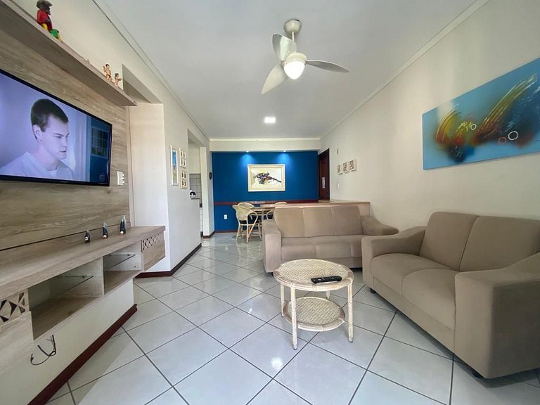 Apto 2 quartos com sacada/churrasqueira com vista para o mar