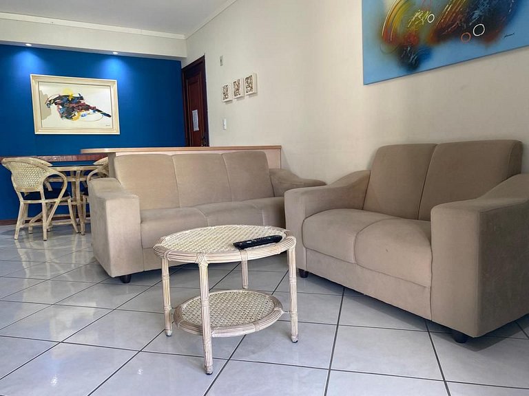 Apto 2 quartos com sacada/churrasqueira com vista para o mar