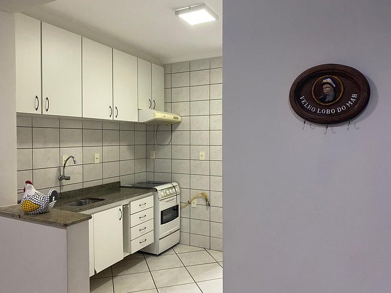 Apto 2 quartos com sacada/churrasqueira com vista para o mar