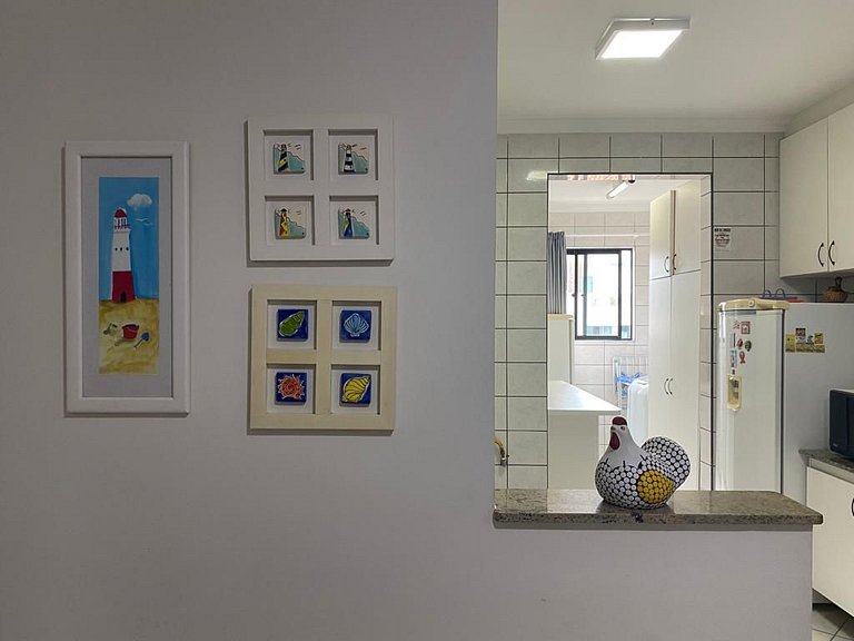 Apto 2 quartos com sacada/churrasqueira com vista para o mar