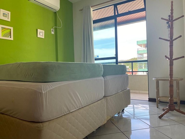 Apto 2 quartos com sacada/churrasqueira com vista para o mar