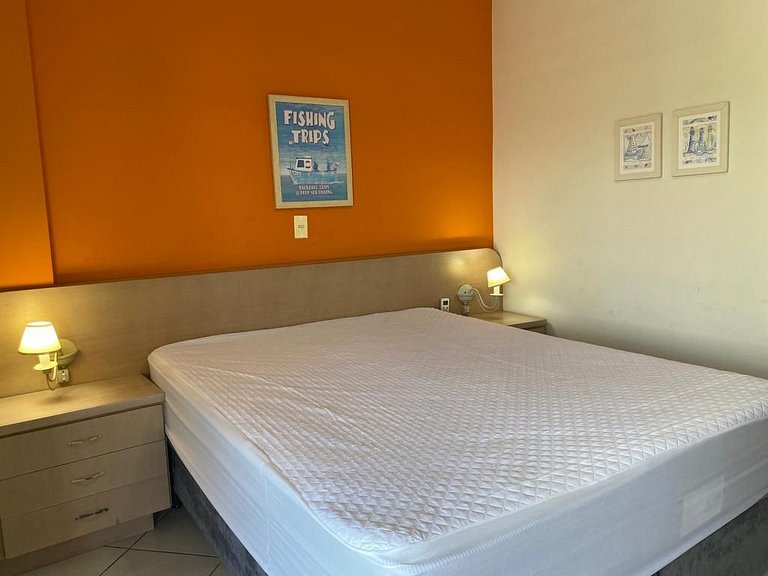 Apto 2 quartos com sacada/churrasqueira com vista para o mar