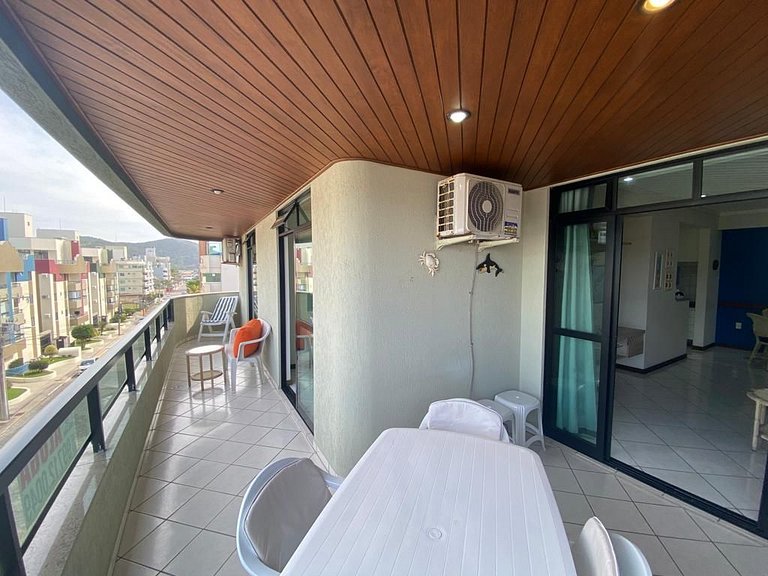 Apto 2 quartos com sacada/churrasqueira com vista para o mar