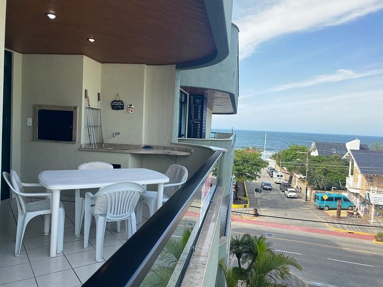 Apto 2 quartos com sacada/churrasqueira com vista para o mar
