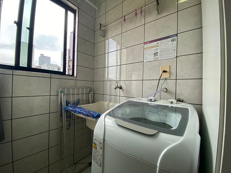 Apto 2 quartos com sacada/churrasqueira com vista para o mar