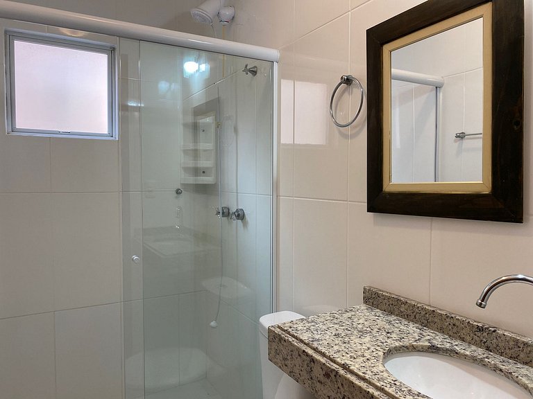 B778 - Apto próx. do mar p/ 5 pessoas em Bombas SC