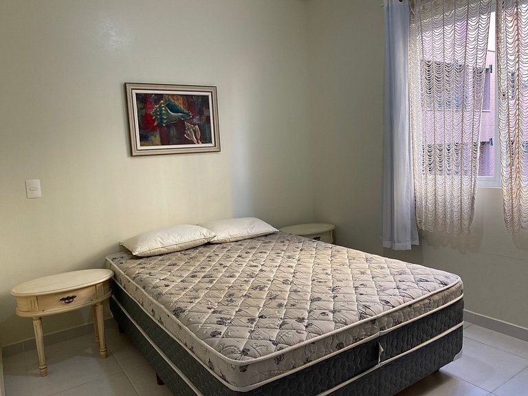 B778 - Apto próx. do mar p/ 5 pessoas em Bombas SC