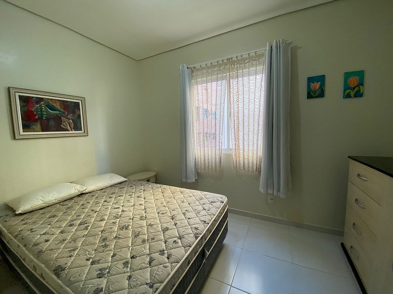 B778 - Apto próx. do mar p/ 5 pessoas em Bombas SC