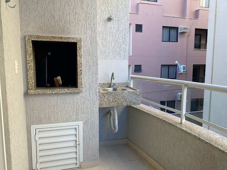 B778 - Apto próx. do mar p/ 5 pessoas em Bombas SC