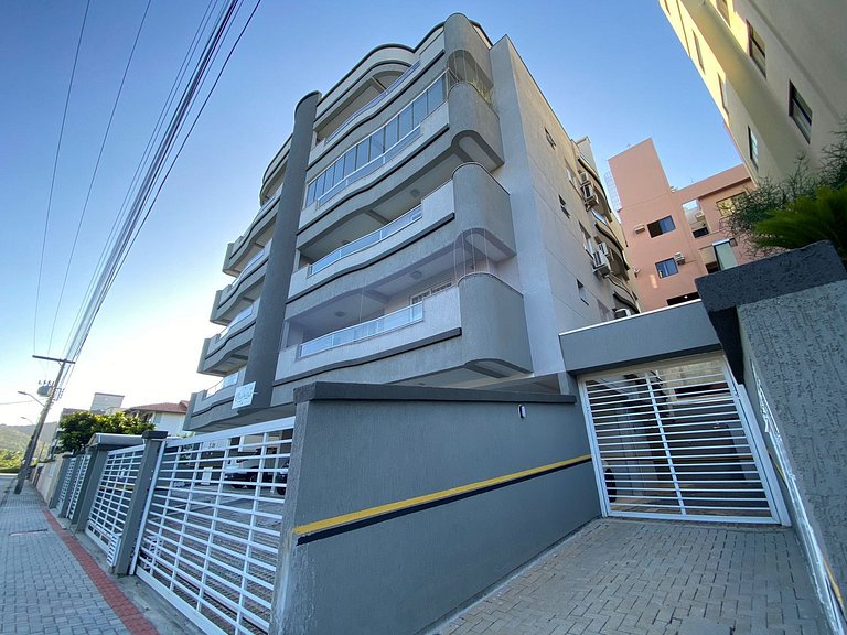 B777 - Apartamento para 5 pessoas em Bombinhas SC