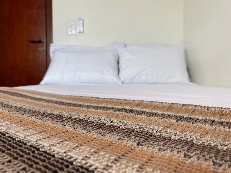 Grande cobertura sob a avenida com 5 quartos e vista do mar!