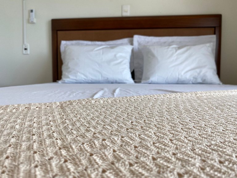 Grande cobertura sob a avenida com 5 quartos e vista do mar!