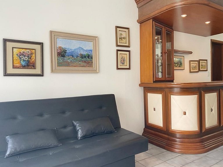 B916 - Apto 03 quartos para 7 pessoas perto do mar