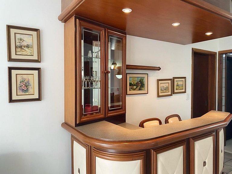 B916 - Apto 03 quartos para 7 pessoas perto do mar