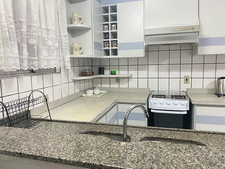 B916 - Apto 03 quartos para 7 pessoas perto do mar