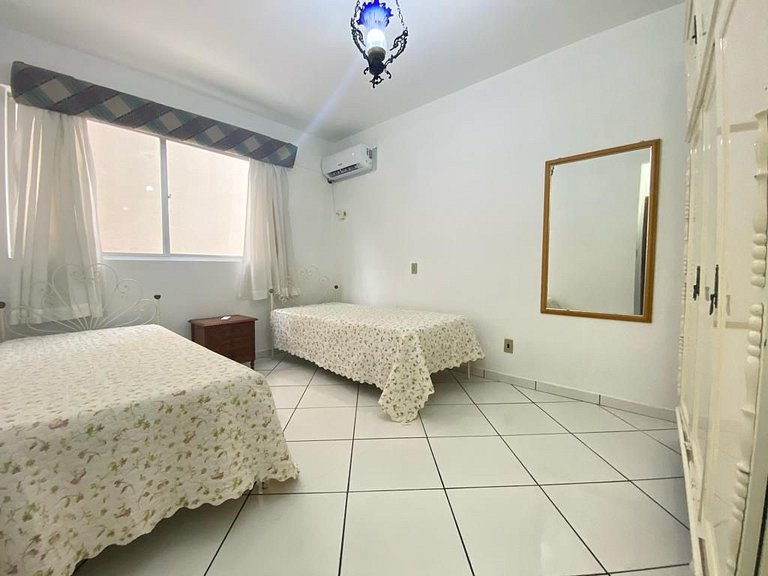 B916 - Apto 03 quartos para 7 pessoas perto do mar